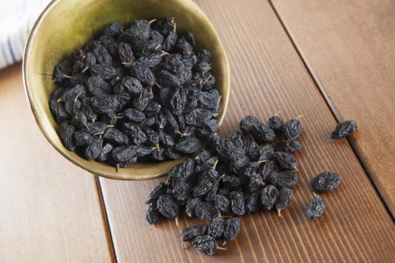 Black raisins nutritional information