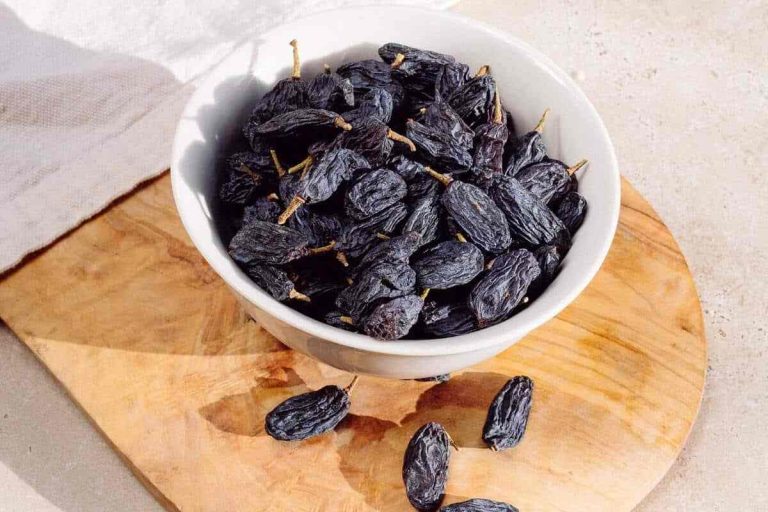 black raisins vs black grapes health benefits