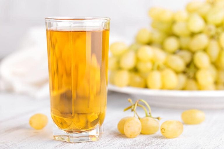 white grape juice concentrate has a sweet taste.