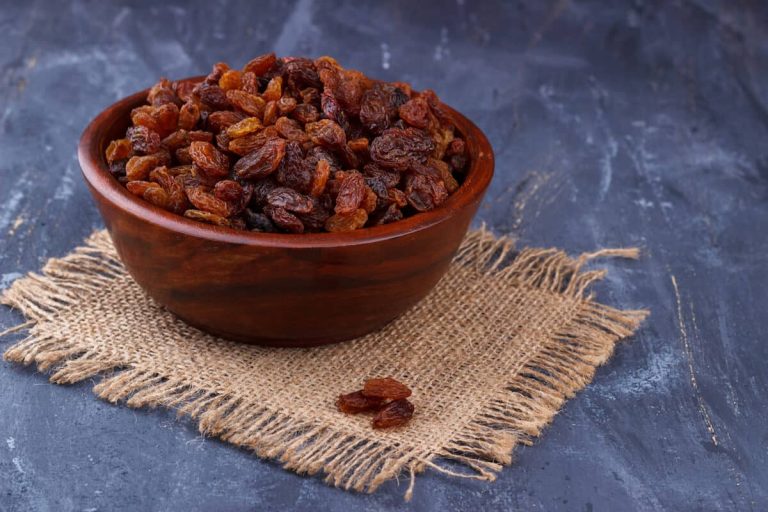 black dry raisins benefits