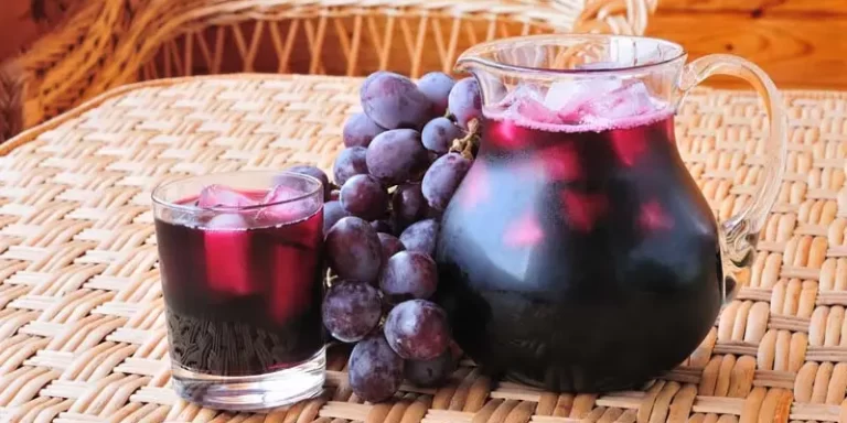  Grape Juice Benefits and Side Effects