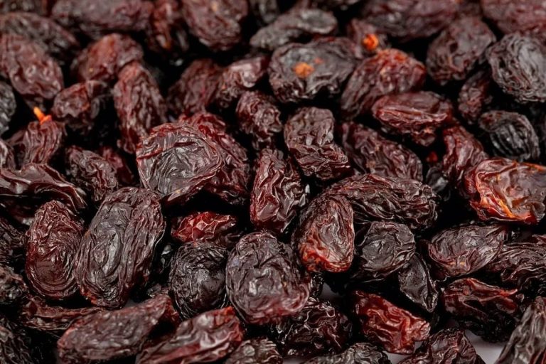 black raisins dry fruit