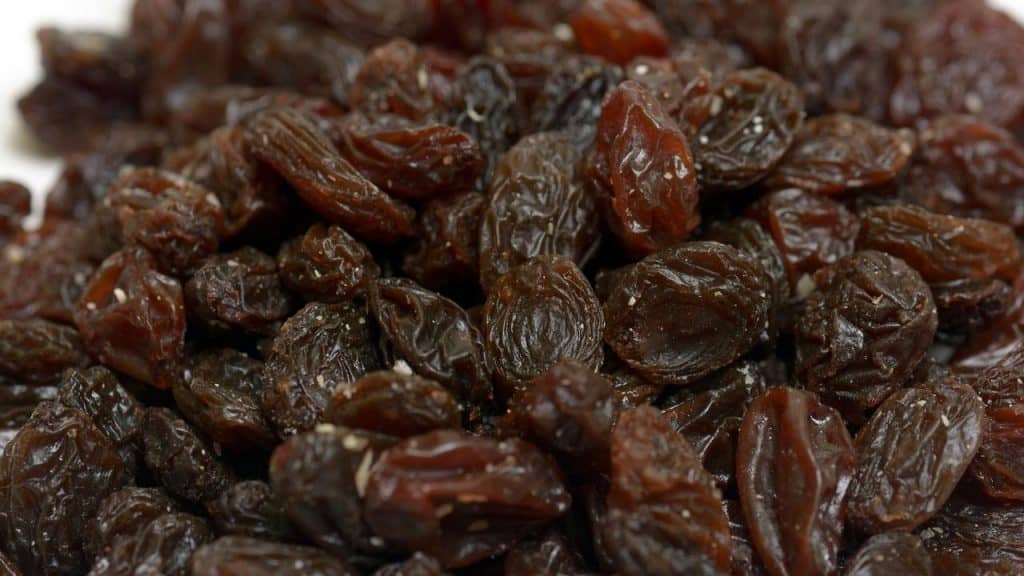 Black dry raisins bulk supply